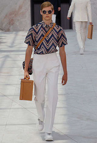 Volez, Voguez, Voyagez مع مجموعة Louis Vuitton الجديدة
