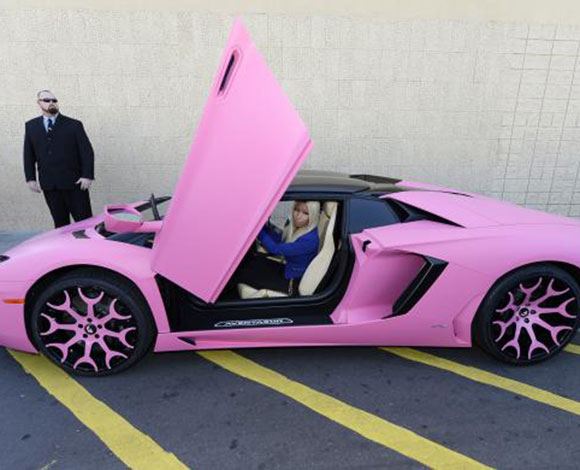 إليك بالصور أزياء النجمة "Nicki Minaj" 