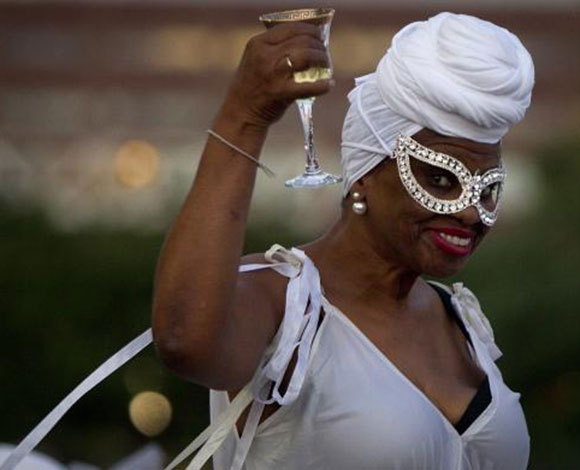"Diner en Blanc" عشاء في الهواء الطلق في نيويورك باللباس الأبيض