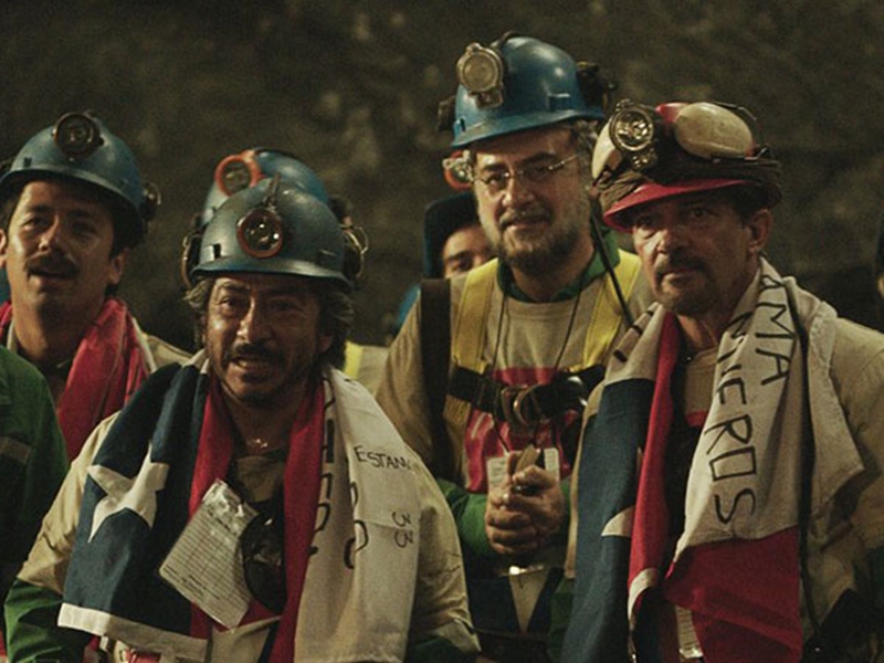"The 33" فيلم عمال المناجم المحتجزين