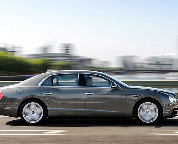 تعرف الى مواصفات ’فلاينغ سبر V8‘ الجديدة من بنتلي