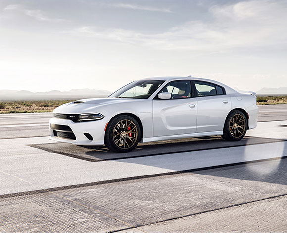 "dodge charger hellcat srt 2015" تنطلق بأقصى سرعة