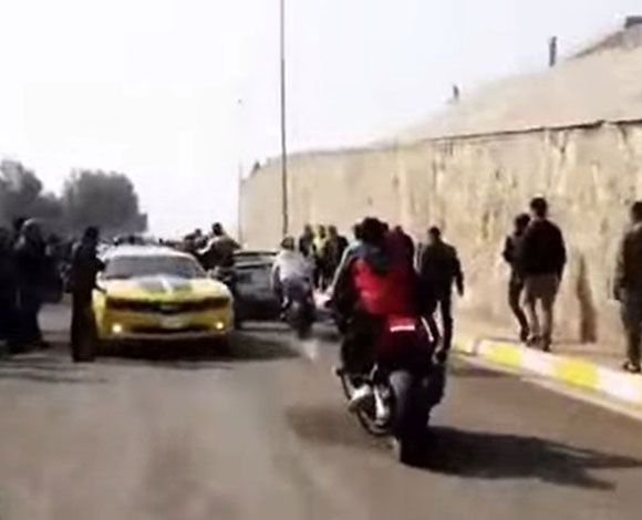 تفحيط دراجات نارية احترافي من شباب العراق... بالفيديو