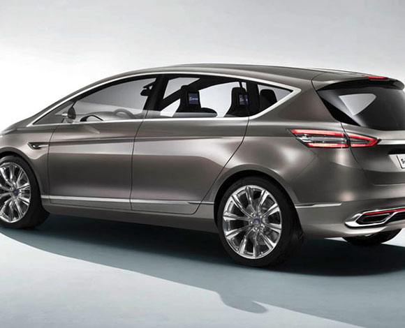فورد S-Max 2015 تظهر بلمسات كرومية ومزايا عملية