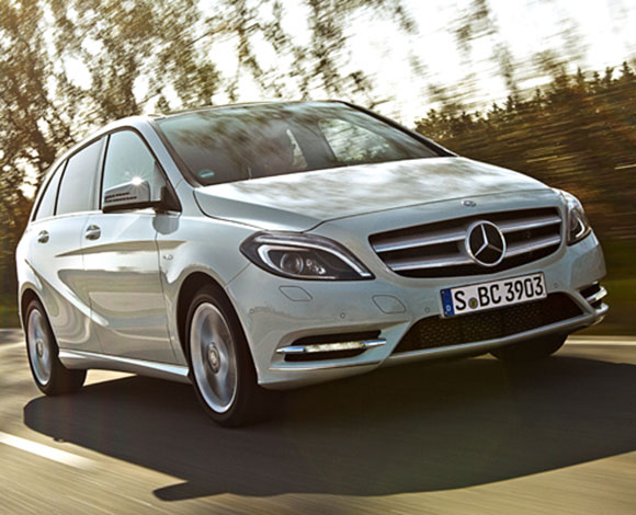 "مرسيدس" تكشف النقاب عن B-Class المحسنة