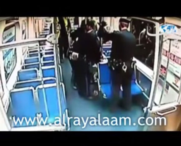 أمريكية تلد طفلها في القطار عشية عيد الميلاد بالفيديو