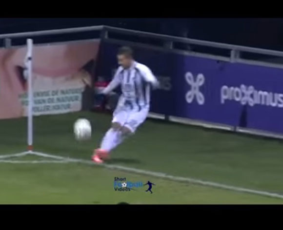 هدف رائع يسجله لاعب من ضربة ركنية... بالفيديو