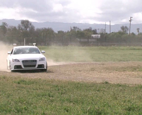 بالفيديو... علماء يطورون أسرع سيارة ذاتية القيادة فى العالم