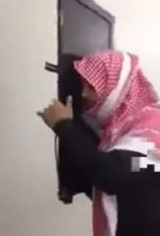 شاهد أطرف فيديو مضحك لسعودي اشترى هاتف "سامسونج جلاكسي S5"