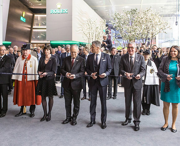 شاهد بالصور أفخر الساعات في العالم في معرض "Baselworld 2015"