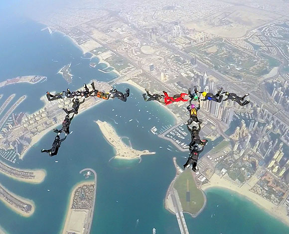 أودي TT كوبيه الجديدة في الشرق الأوسط تنطلق خلال عرض جريء في سكاي دايف دبي