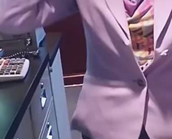 بالفيديو: أغبى لص في العالم ينشر تفاصيل جريمته عبر انستقرام!