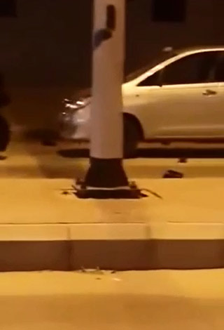 بالفيديو: خادمة تحطّم سيّارة عائليّة سعوديّة!