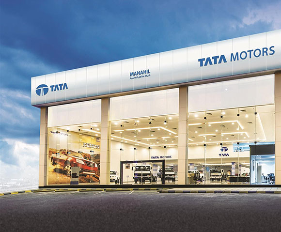 مناهل العالمية وتاتا موتورز تحتفيان بإفتتاح مركز تاتا الأبرز بالرياض