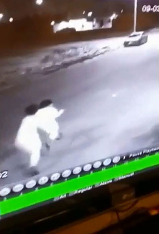 بالفيديو- اختطاف طفل سعودي أمام عدسات الكاميرا