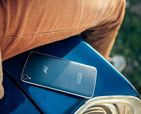 هاتف IDOL 3 الحائز عدة جوائز يقدم تقنية على أحدث مستوى