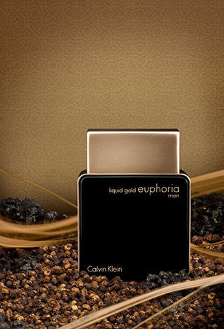 سلّم نفسك لسحر آسر مع عطر Liquid Gold Euphoria