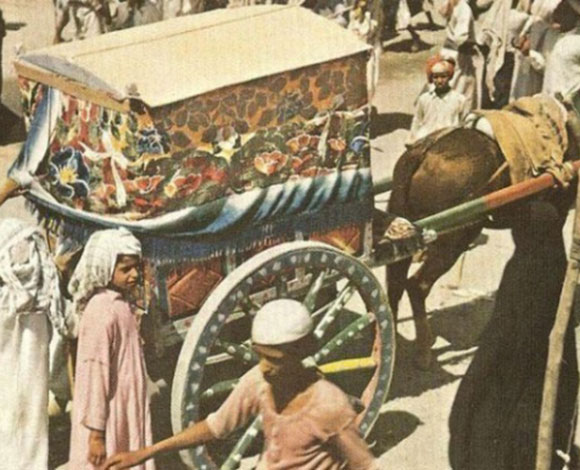 صور نادرة لأداء المسلمين مناسك الحج عام 1953