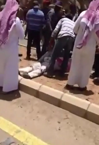 بالفيديو- شجار وتضارب بالأيدي في السعودية