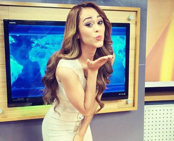 بالفيديو- هل تستحق هذه المذيعة لقب اجمل نساء العالم؟