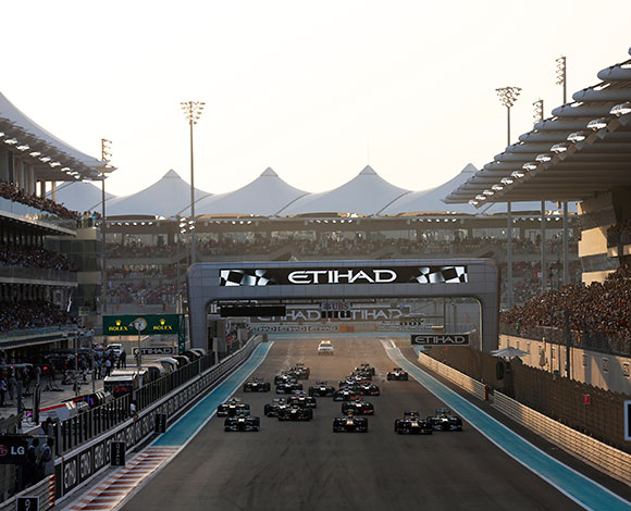 حلبة مرسى ياس تقيم منطقة مشجعين خلال سباق جائزة بريطانيا للفورمولا1