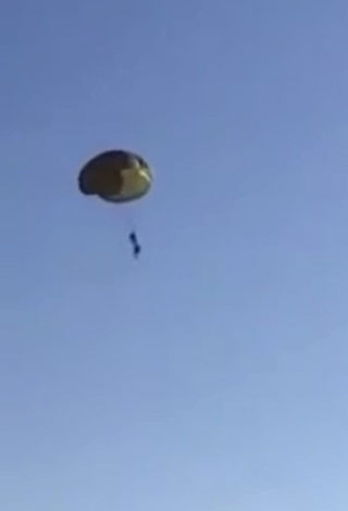 بالفيديو ... نجاة سعوديين من موت محقق