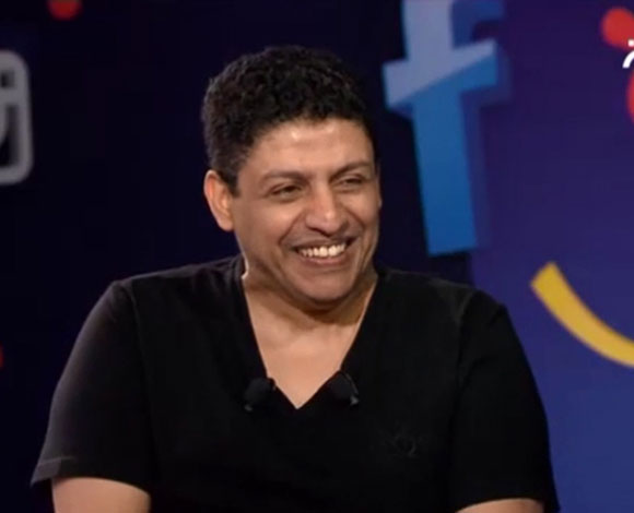 بالفيديو- ممثل سعودي يتعرض لموقع محرج على الهواء