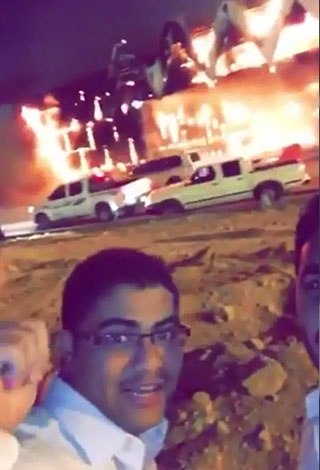 بالفيديو- أغرب سلفي وسط حريق في السعودية !