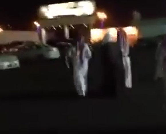 بالفيديو: سعودي يتعرض لموقف غريب يوم زفافه