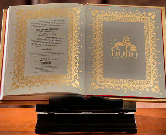 كتب مصنوعة من الذهب من Le Vault