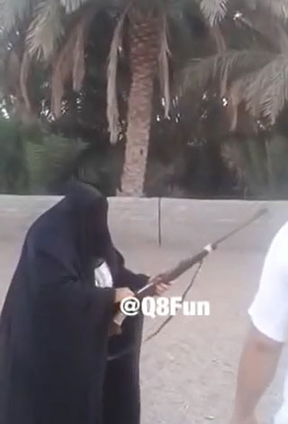 بالفيديو- إطلاق نار في السعودية