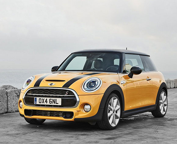 كارمودي تقدم يد المساعدة للعرسان الجدد لشراء سيارتهم الأولى في يوم الحب المقبل