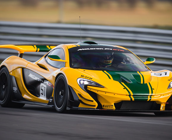 ماكلارين تعين السائق برونو سينا كمشرف على برنامج ماكلارين بي1 جي تي آر للقيادة