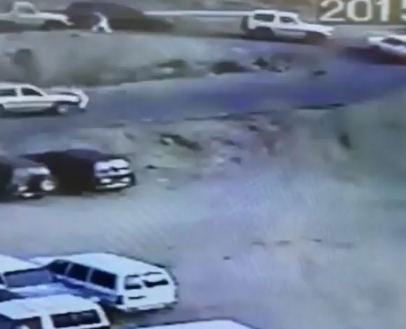 بالفيديو.. طالب سعودي يدهس زميله