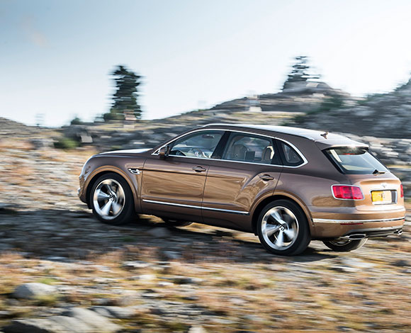 سيارة بنتلي بينتايجا: السيارة الرياضية الأسرع والأقوى والأفخم والأكثر تميزًا في العالم