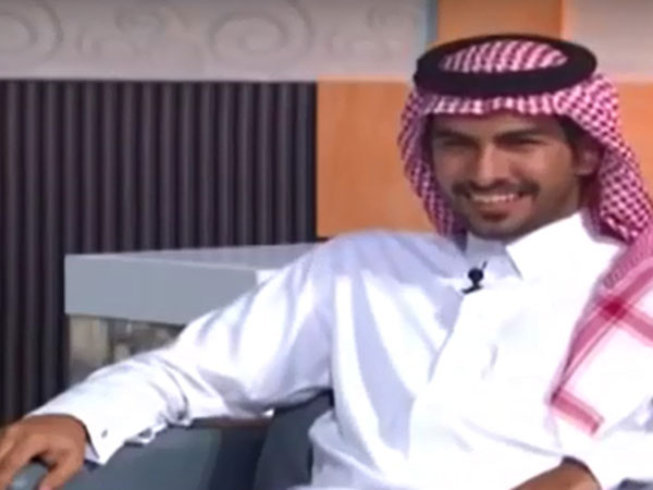 بالفيديو- تعرّض مذيع سعودي لموقف مُحرج