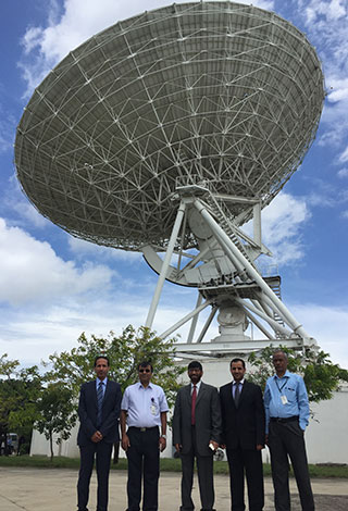 "الإمارات للفضاء" تبحث فرص التعاون مع منظمة البحوث الفضائية الهندية