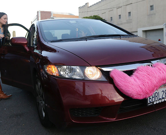 الأمير السعودي الوليد بن طلال يشتري 2.3% من تطبيق Lyft