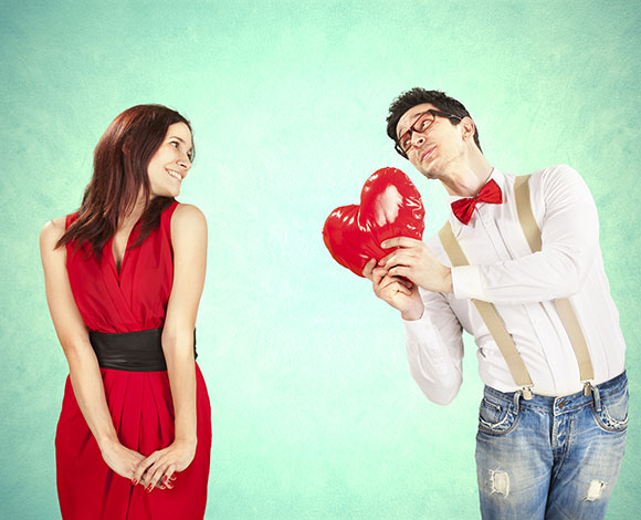 كيف تعرفين ان الرجل منجذب لك جنسيا؟ 4 كيف تعرفين ان الرجل منجذب لك جنسيا؟