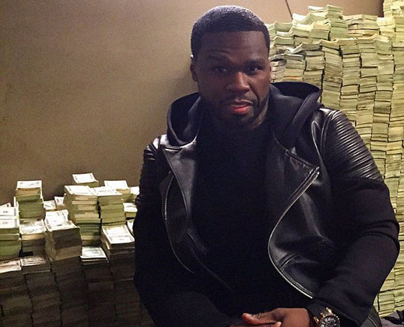 فيفتي سنت يسخر من القضاء بصور تُظهِر زيف مزاعم إفلاسه