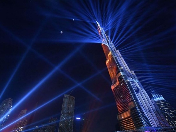 هكذا احتفلت دبي بالعام الجديد ودخولها موسوعة غينيس
