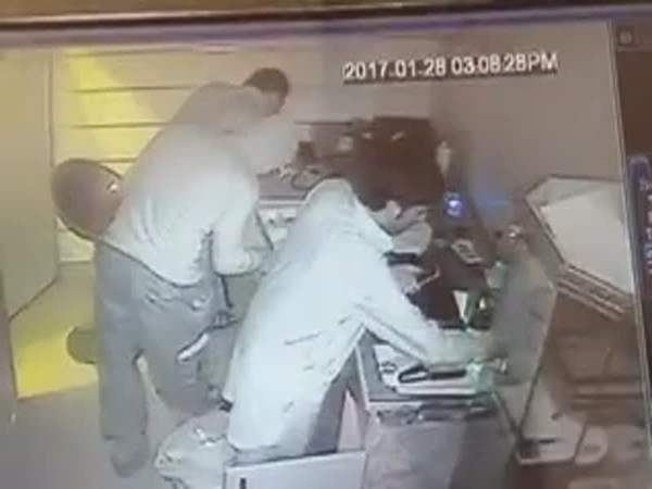 القبض على عصابة المتاجر في العقيق