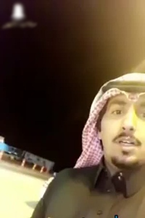 شرطة مرور السعودية تضبط سائق سيارة يخفي أرقام لوحة السيارة .. فيديو