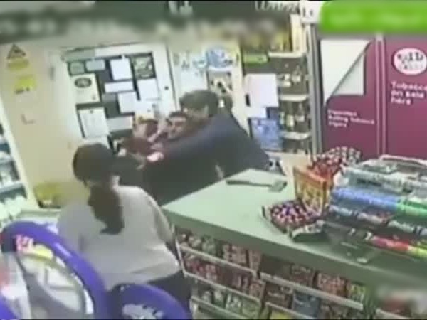 حقيقة السعودي الذي أنقذ أمريكية .. فيديو