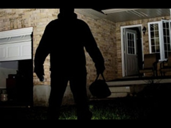 فيديو لصوص يبتكرون طريقة غريبة للسرقة