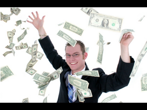 شاهد .. أراد أن يكسب المال فابتكر حيلة جديدة لن تتوقعها