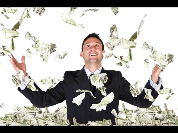 شاهد .. أراد أن يكسب المال فابتكر حيلة جديدة لن تتوقعها