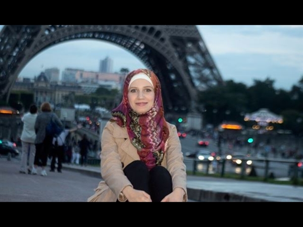 بالفيديو .. توثيق لحظة رفض تقديم خدمة من صاحب مطعم لسيدتين مسلمتين بفرنسا