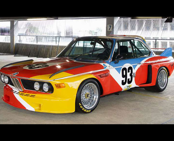 BMW تجمع سياراتها مع الفن... بالصور