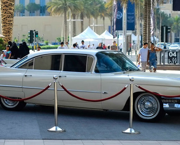 شاهد بالصور مهرجان الإمارات للسيارات الكلاسيكية وسط مدينة دبي